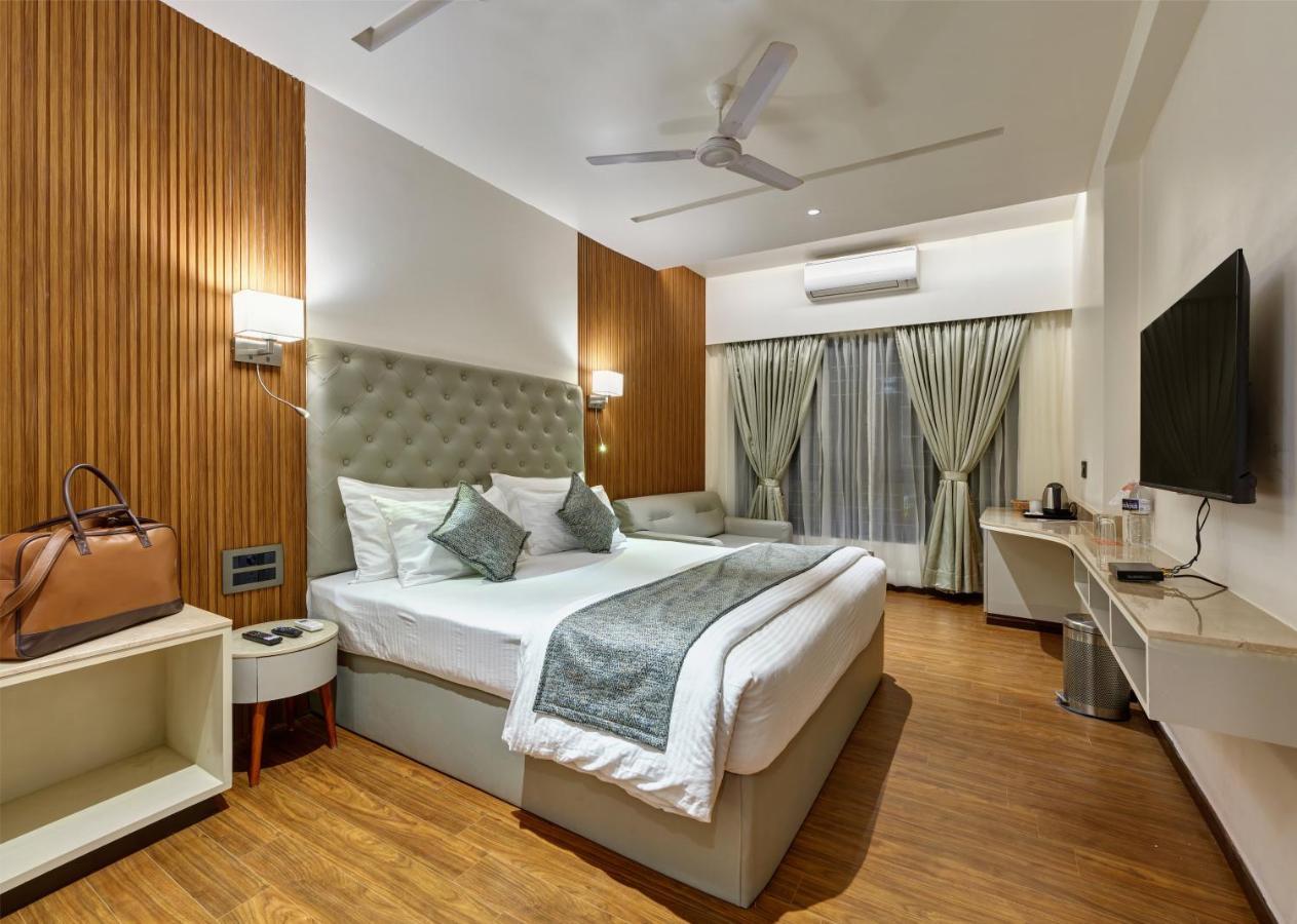 Regenta Place Raysons Kolhapur Exterior photo