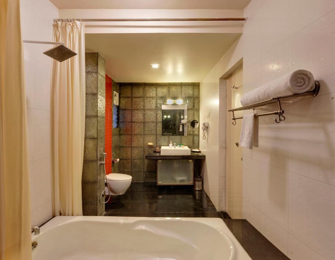 Regenta Place Raysons Kolhapur Exterior photo